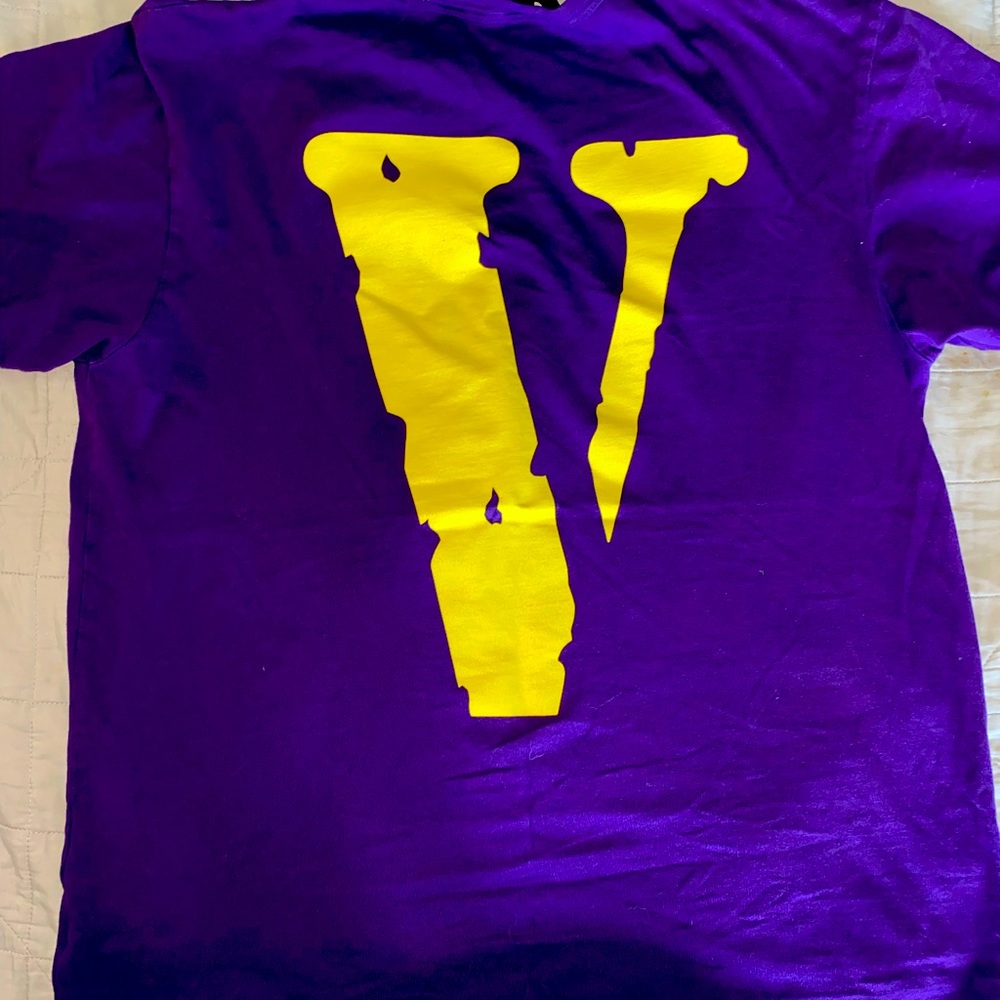 VLONE T SHIRT